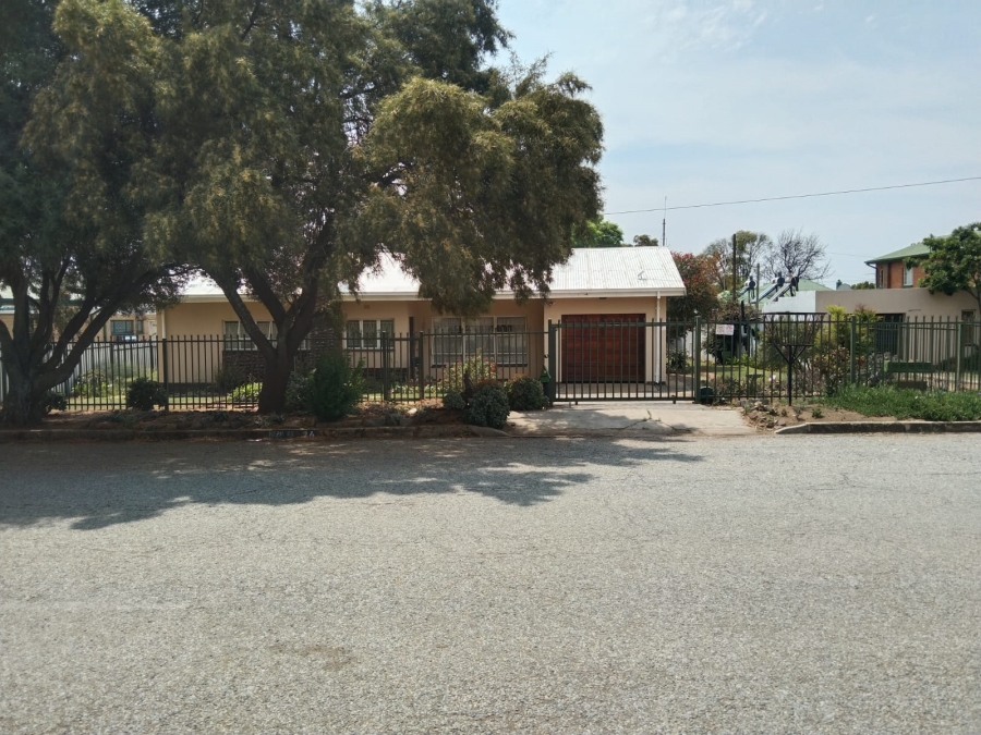 3 Bedroom Property for Sale in Theunissen Free State